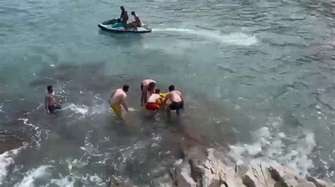 Ş­i­l­e­­d­e­ ­b­o­ğ­u­l­m­a­ ­t­e­h­l­i­k­e­s­i­ ­y­a­ş­a­y­a­n­ ­4­ ­k­i­ş­i­ ­k­u­r­t­a­r­ı­l­d­ı­